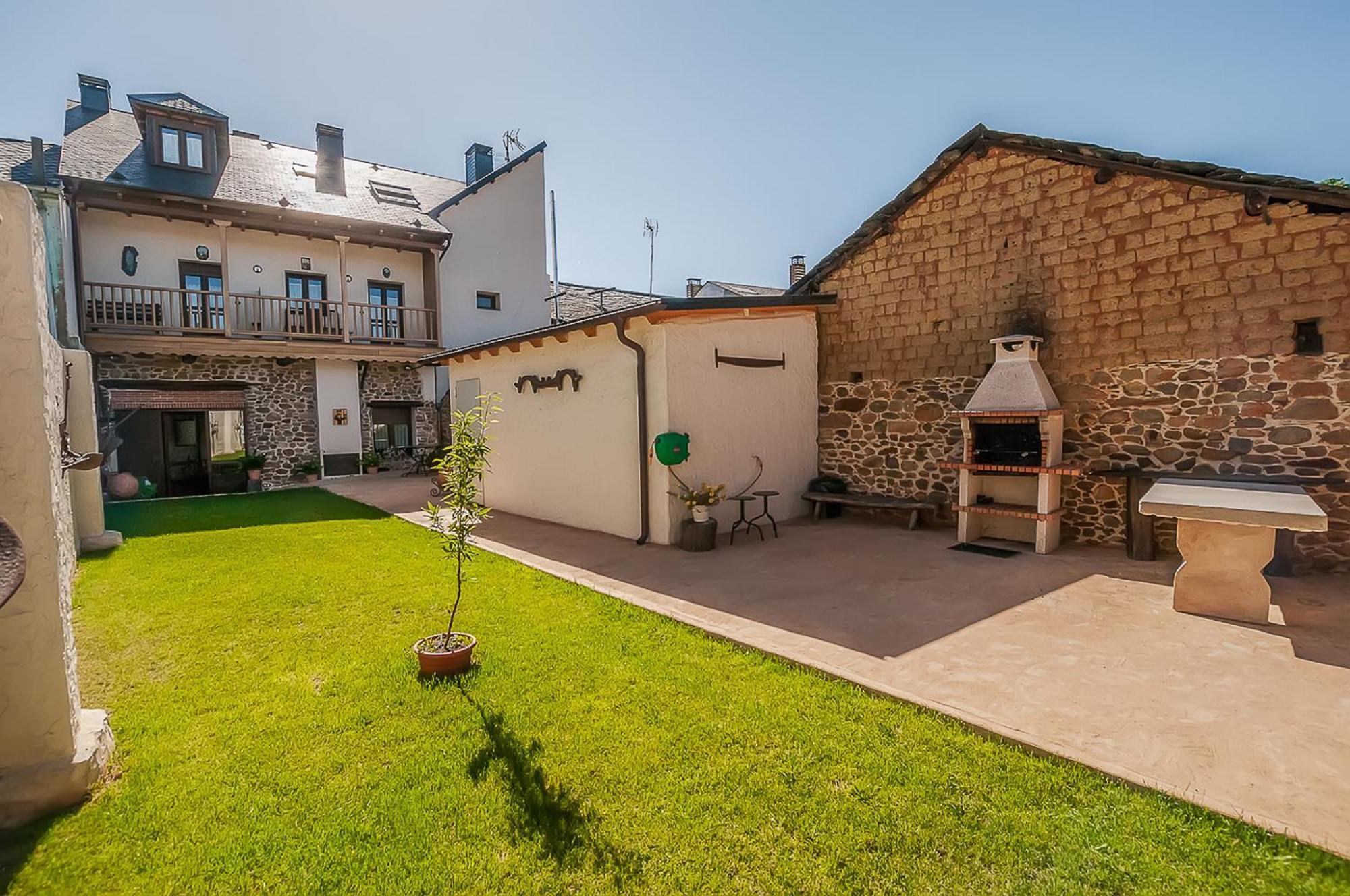 Casa Rural El Almendro De Maria Ponferrada Exterior foto